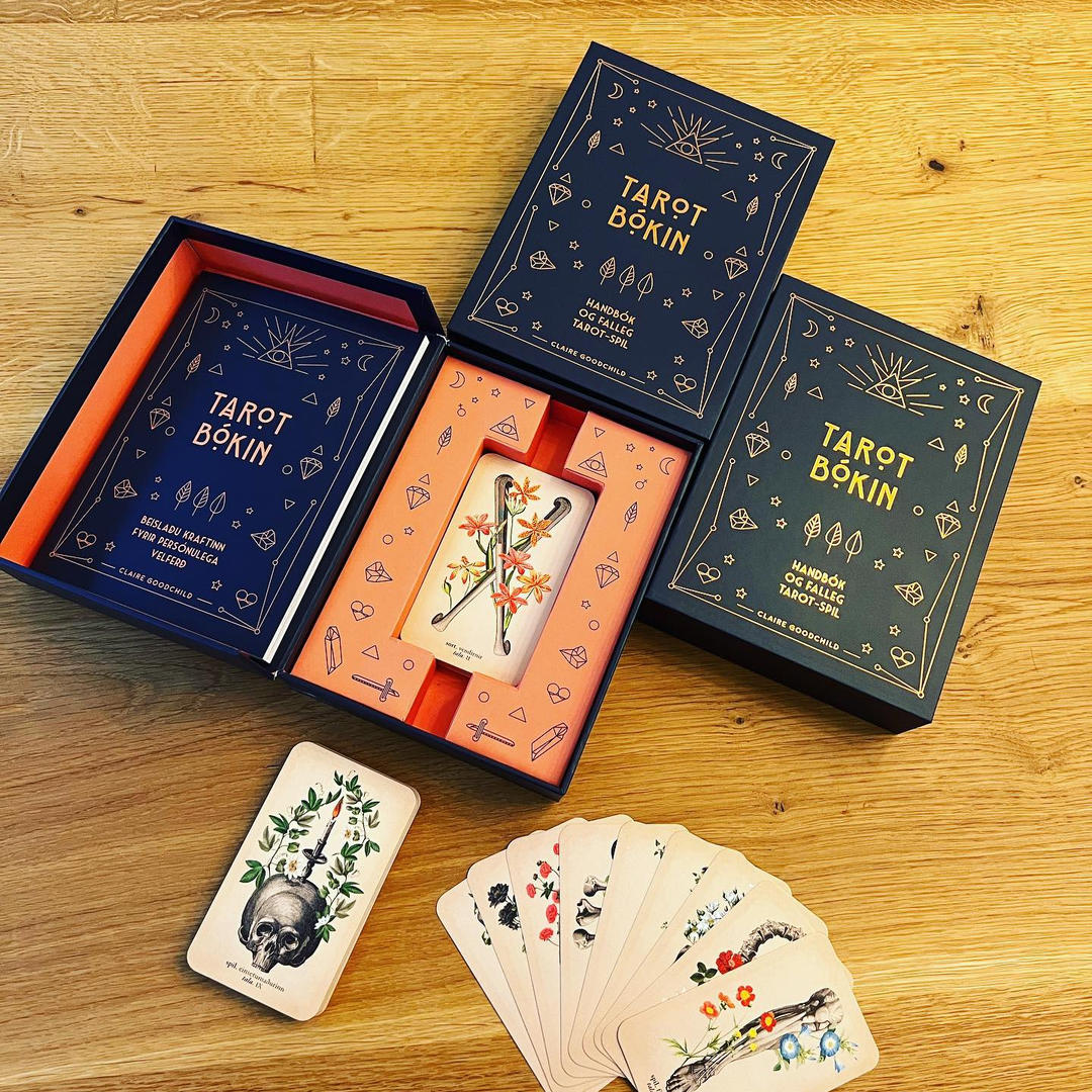 Tarot-bókin: handbók og spil